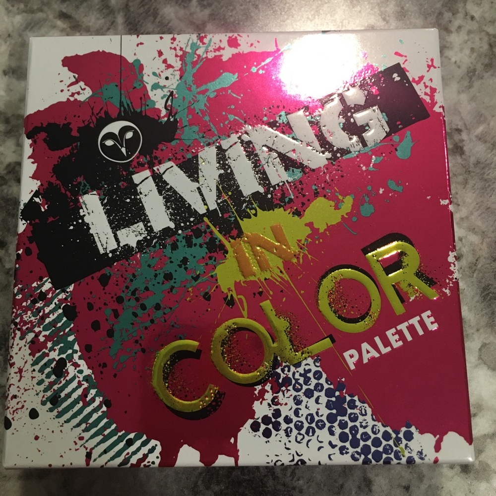 Living in Color Eyeshadow Palette